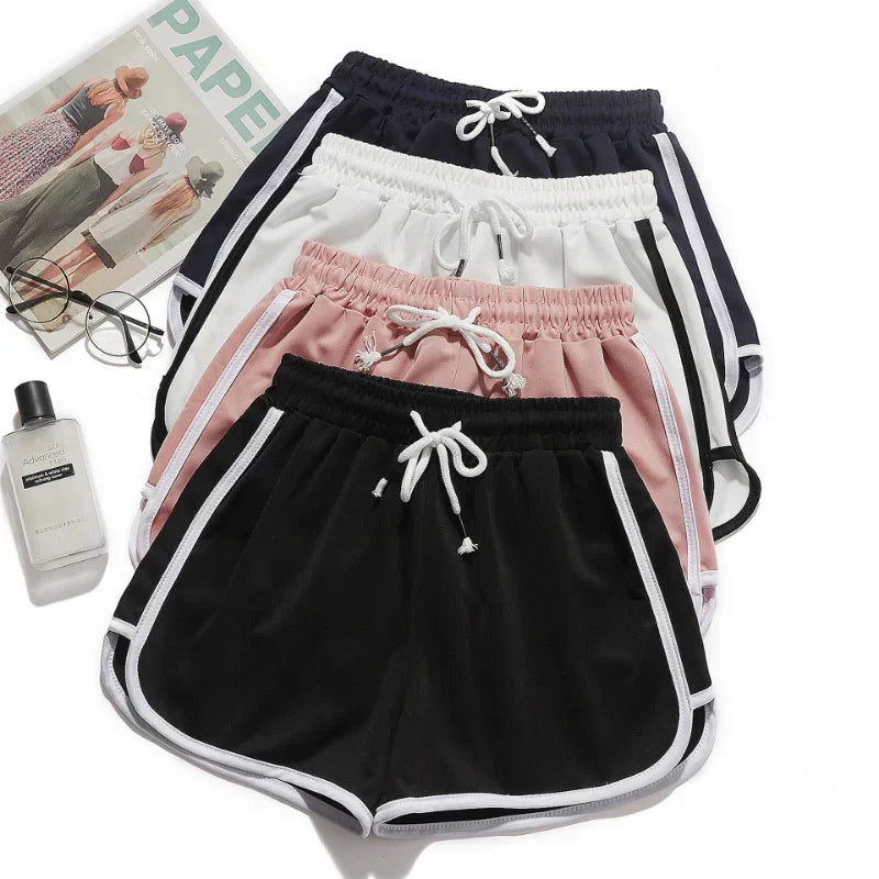 Vista lateral dos shorts femininos leves de secagem rápida, ideais para corrida e uso casual
